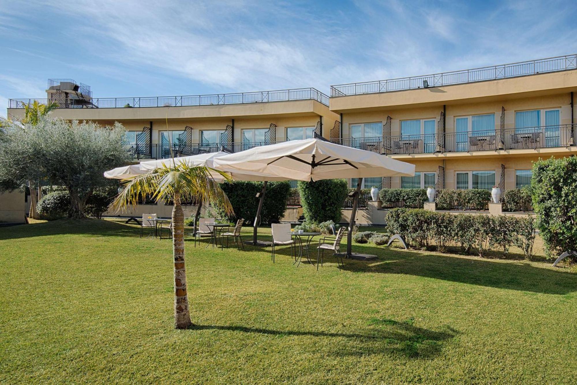 Nh Catania Parco Degli Aragonesi Catânia Exterior foto